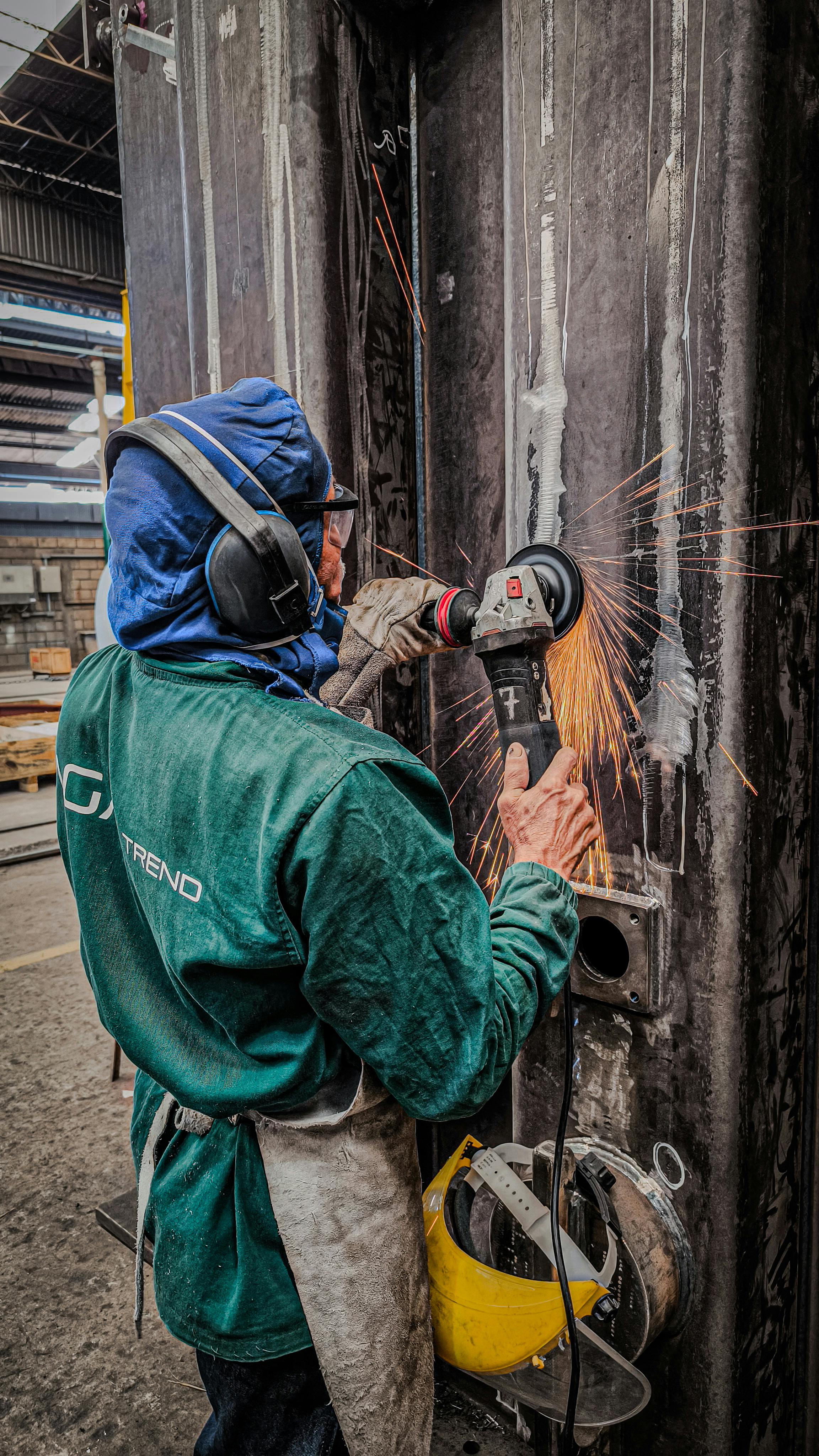 Obra 4 em andamento com estrutura de andaimes